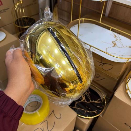 Salfetnitsa gold tuxum shaklida